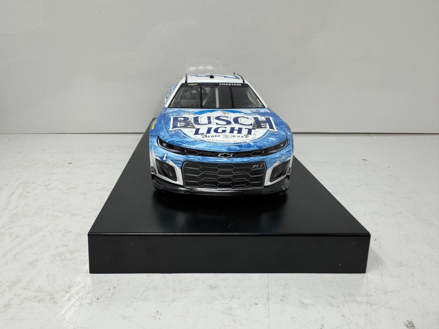 Lionel Racing Nascar #1 Ross Chastain Busch Light 2024 Chevy Camaro ZL1 1:24 Diecast