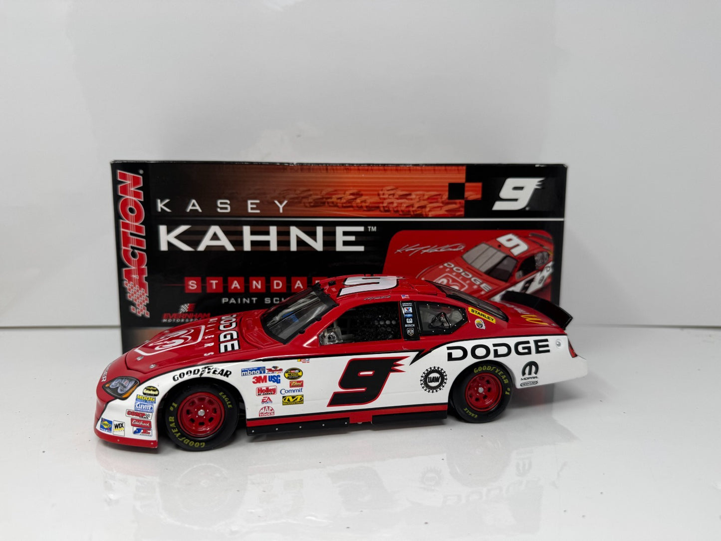 Action NASCAR Kasey Kahne #9 Dodge Dealers 2006 Dodge Charger 1:24 Diecast