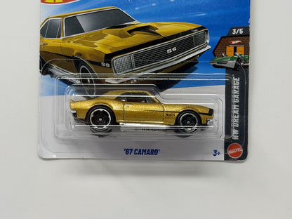 Hot Wheels HW Dream Garage 1967 Chevrolet Camaro 1:64 Diecast Gold Short Card