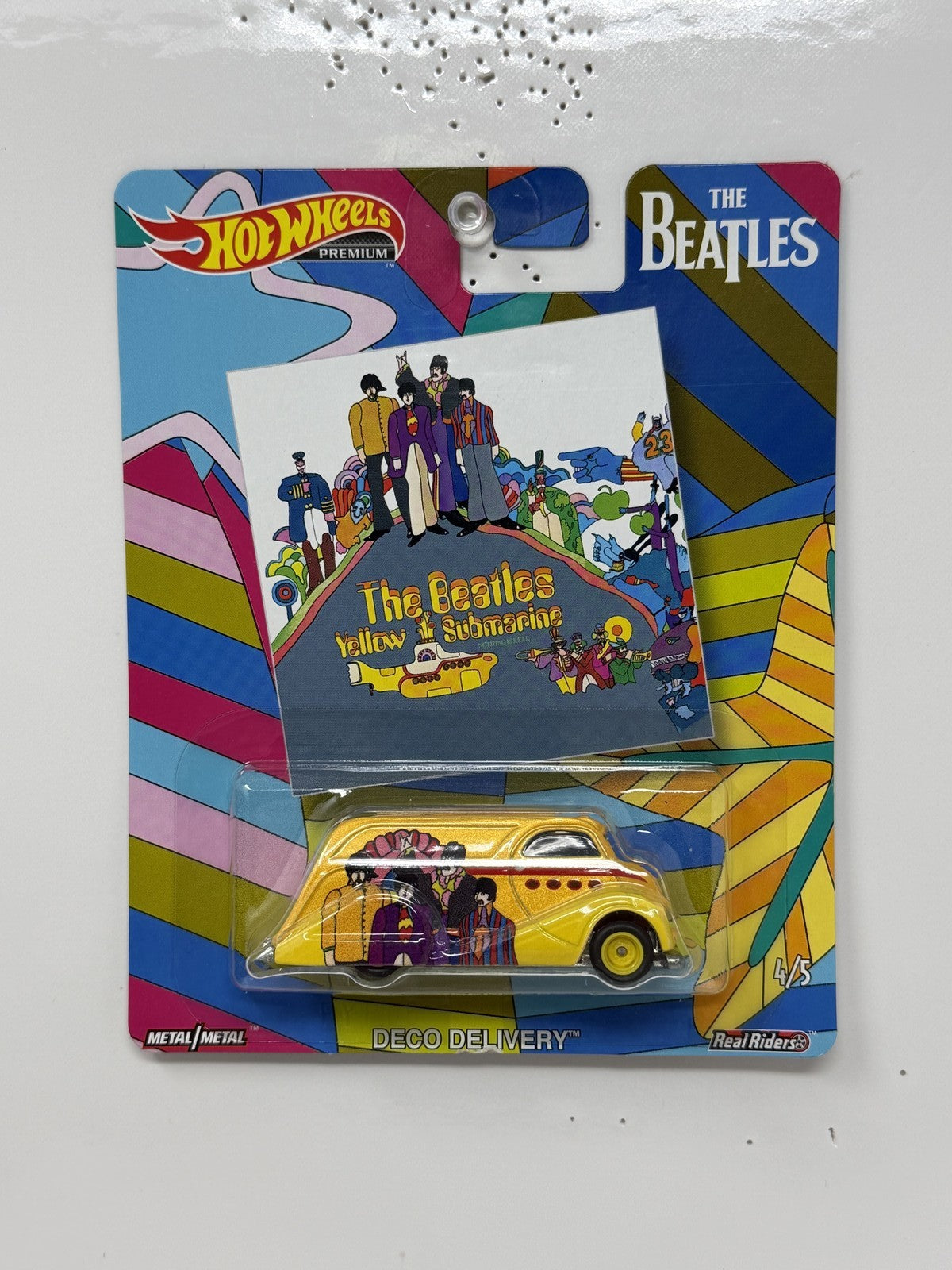 Hot Wheels Premium Beatles Yellow Submarine Deco Delivery 1:64 Diecast