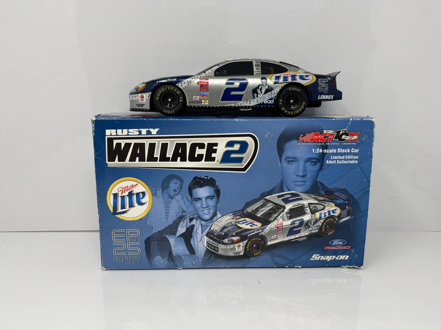 Action NASCAR Rusty Wallace #2 Miller Lite Elvis 2002 Taurus 1:24 Diecast