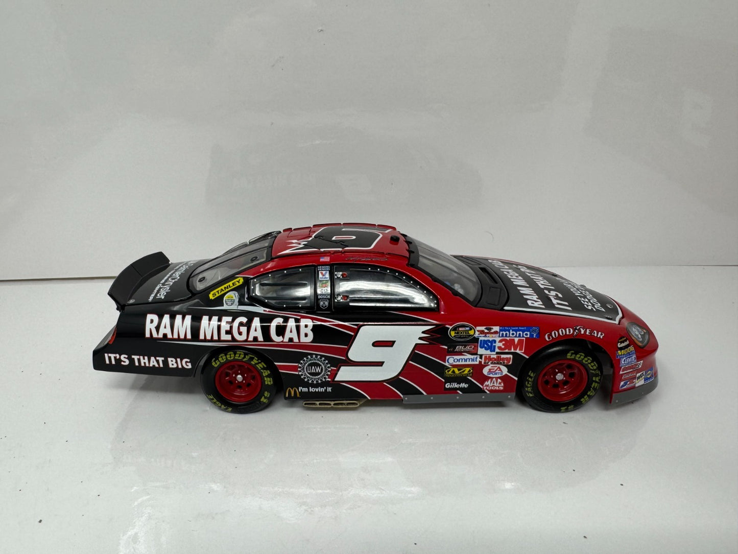 Action NASCAR Kasey Kahne #9 Dodge Ram Mega Cab 2005 Dodge Charger 1:24 Diecast