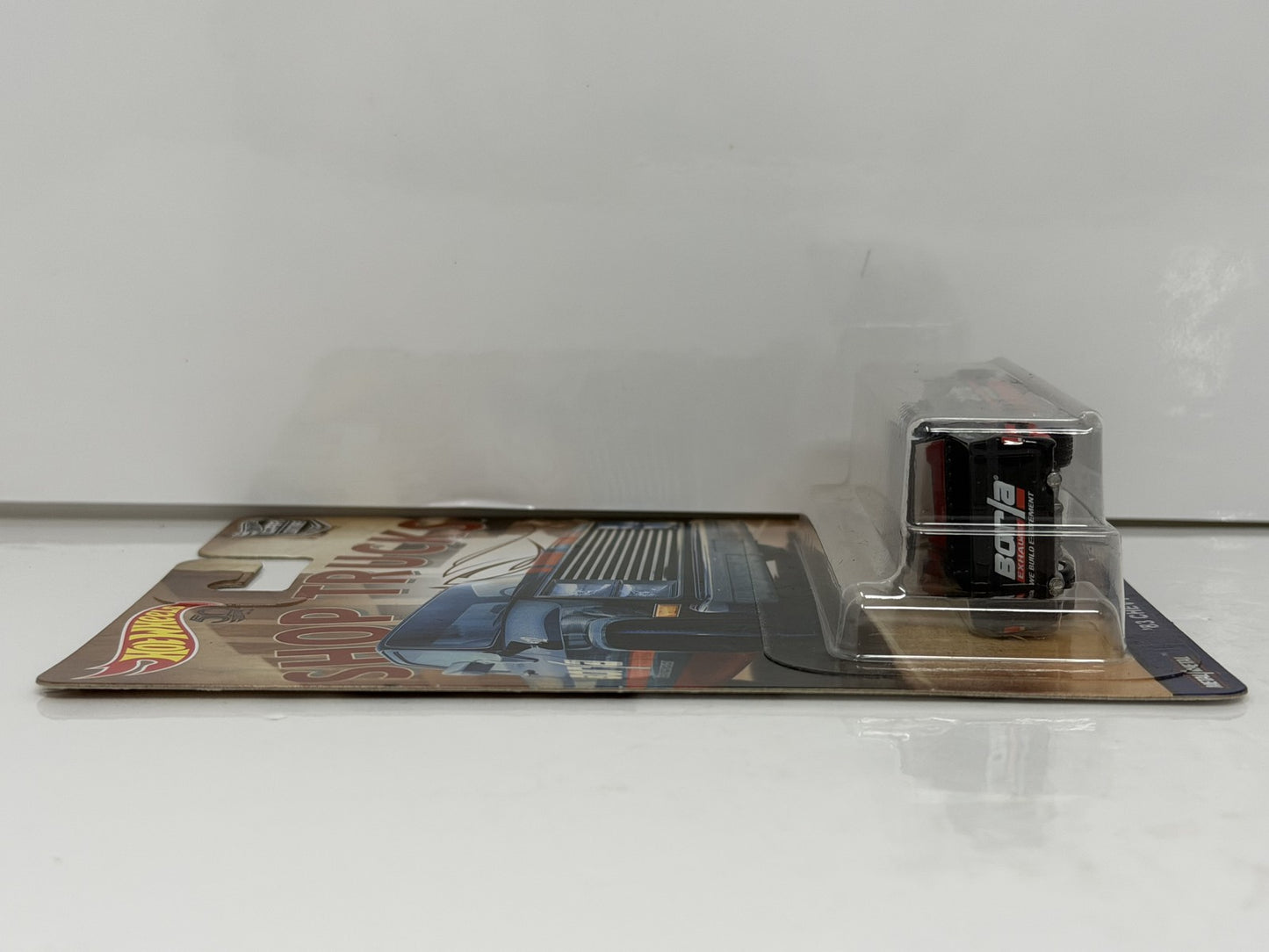 Hot Wheels Shop Trucks 1983 Chevrolet Silverado 1:64 Diecast Real Riders