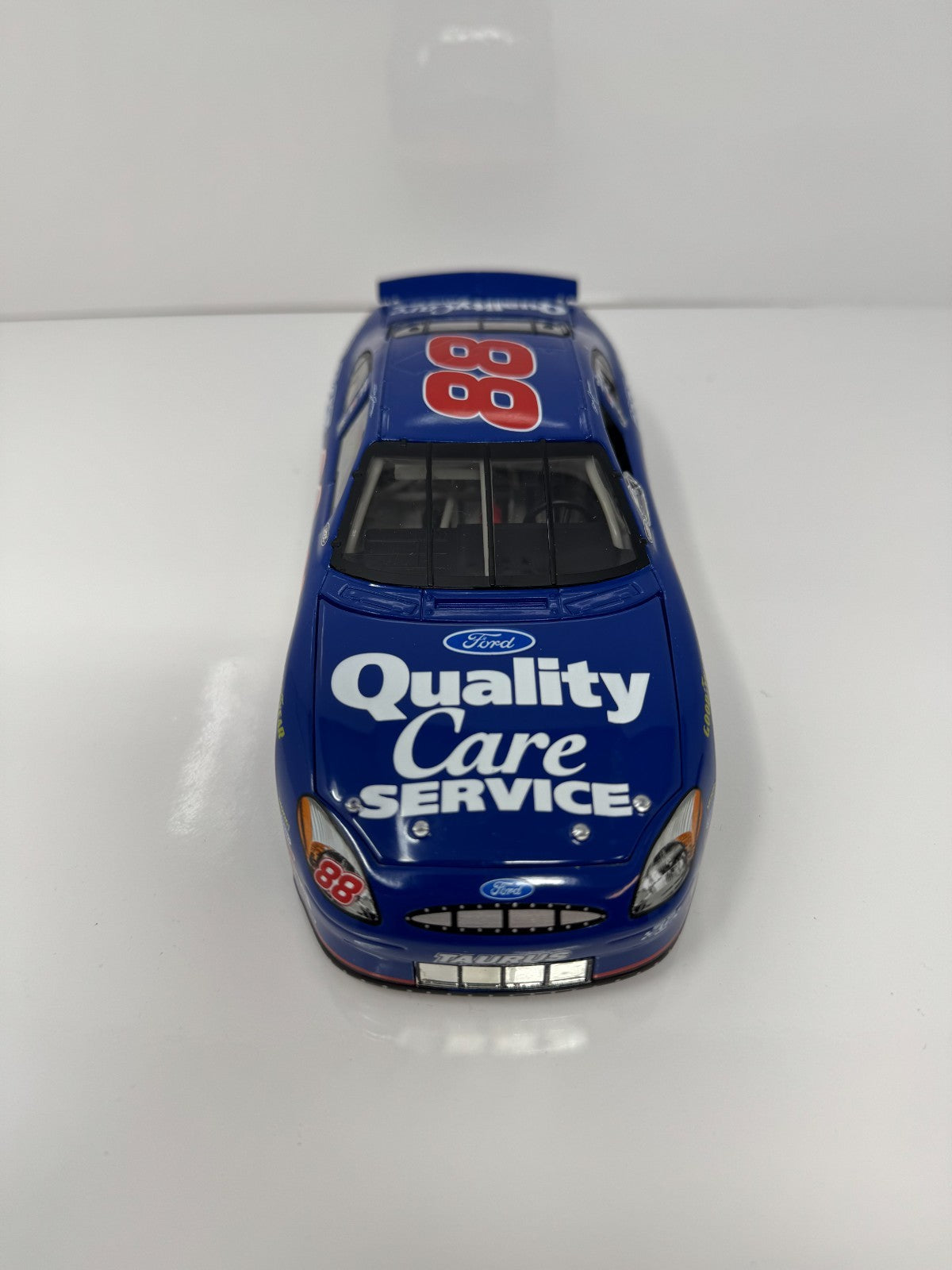 Action NASCAR Dale Jarrett #88 Quality Care 2000 Ford Taurus 1:24 Diecast