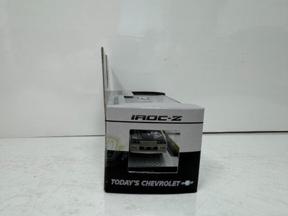M2 Machines Today's Chevrolet 1985 Chevrolet Camaro IROC-Z 1:64 Diecast