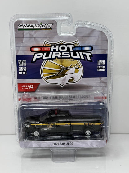 Greenlight Hot Pursuit 2021 Ram 2500 New York State Police 1:64 Diecast