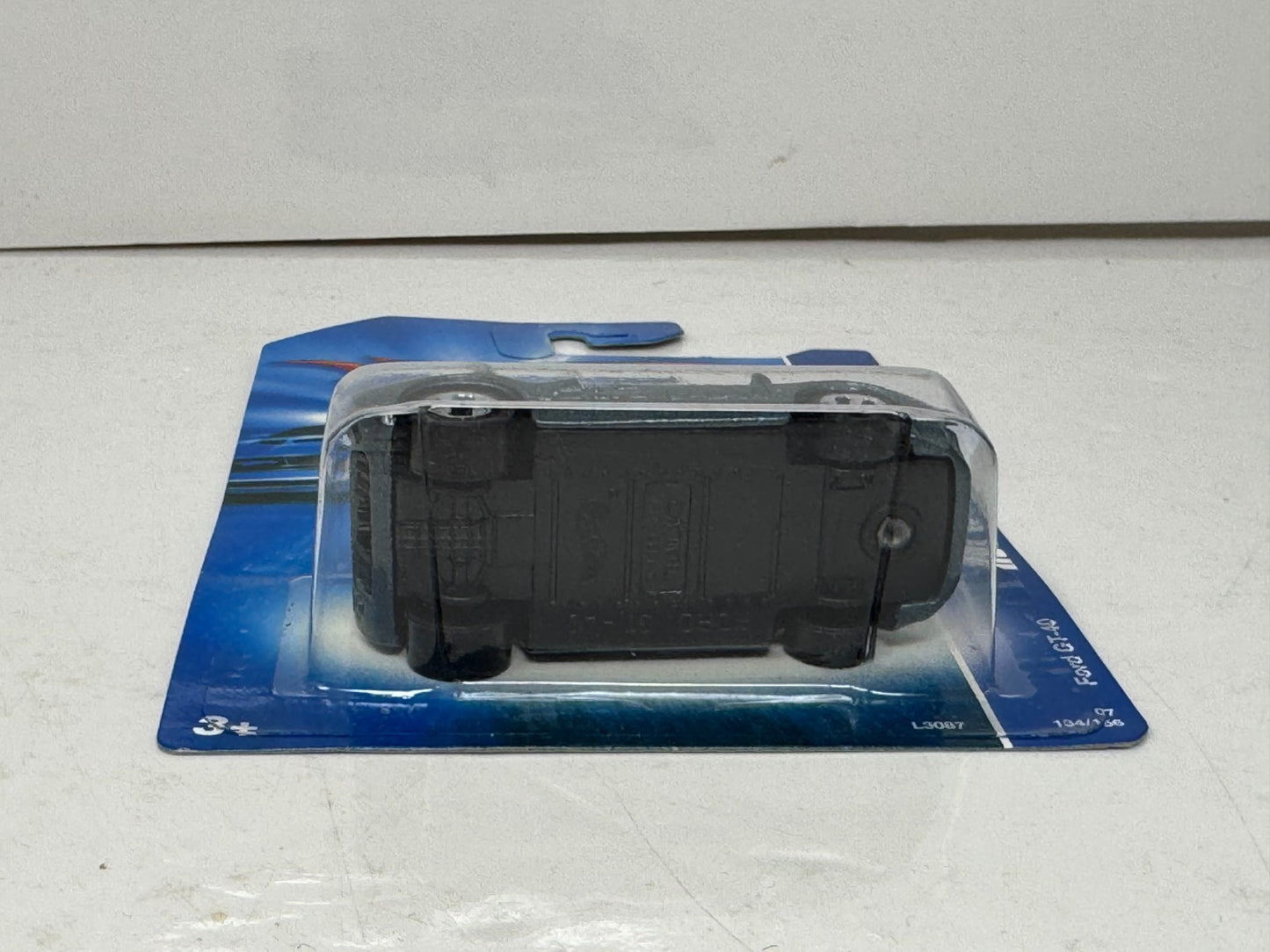 Hot Wheels Stars Ford GT-40 1:64 Diecast Gray