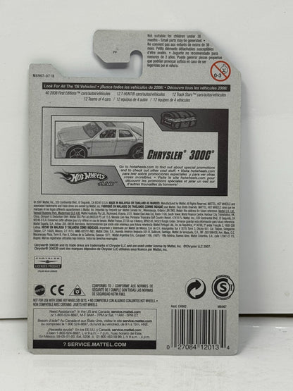 Hot Wheels Treasure Hunt T-Hunt Chrysler 300C 1:64 Diecast