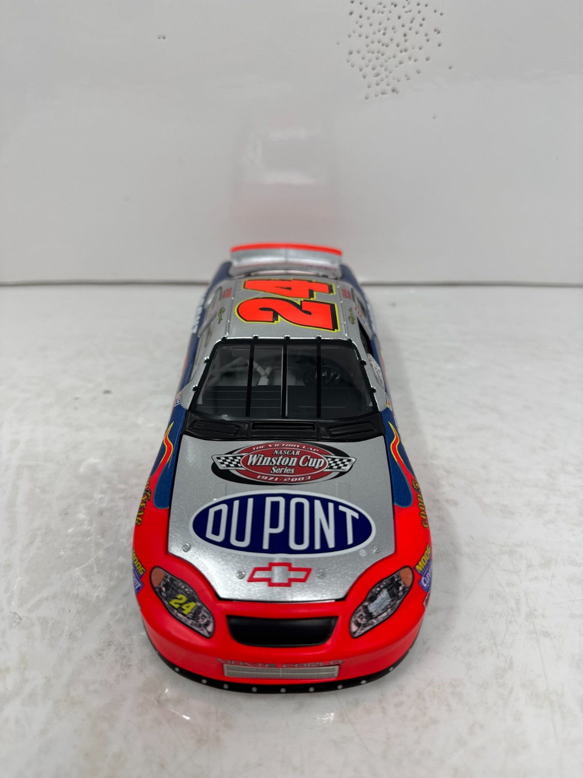 Action Nascar #24 Jeff Gordon Dupont Victory Lap 2003 Monte Carlo 1:24 Diecast