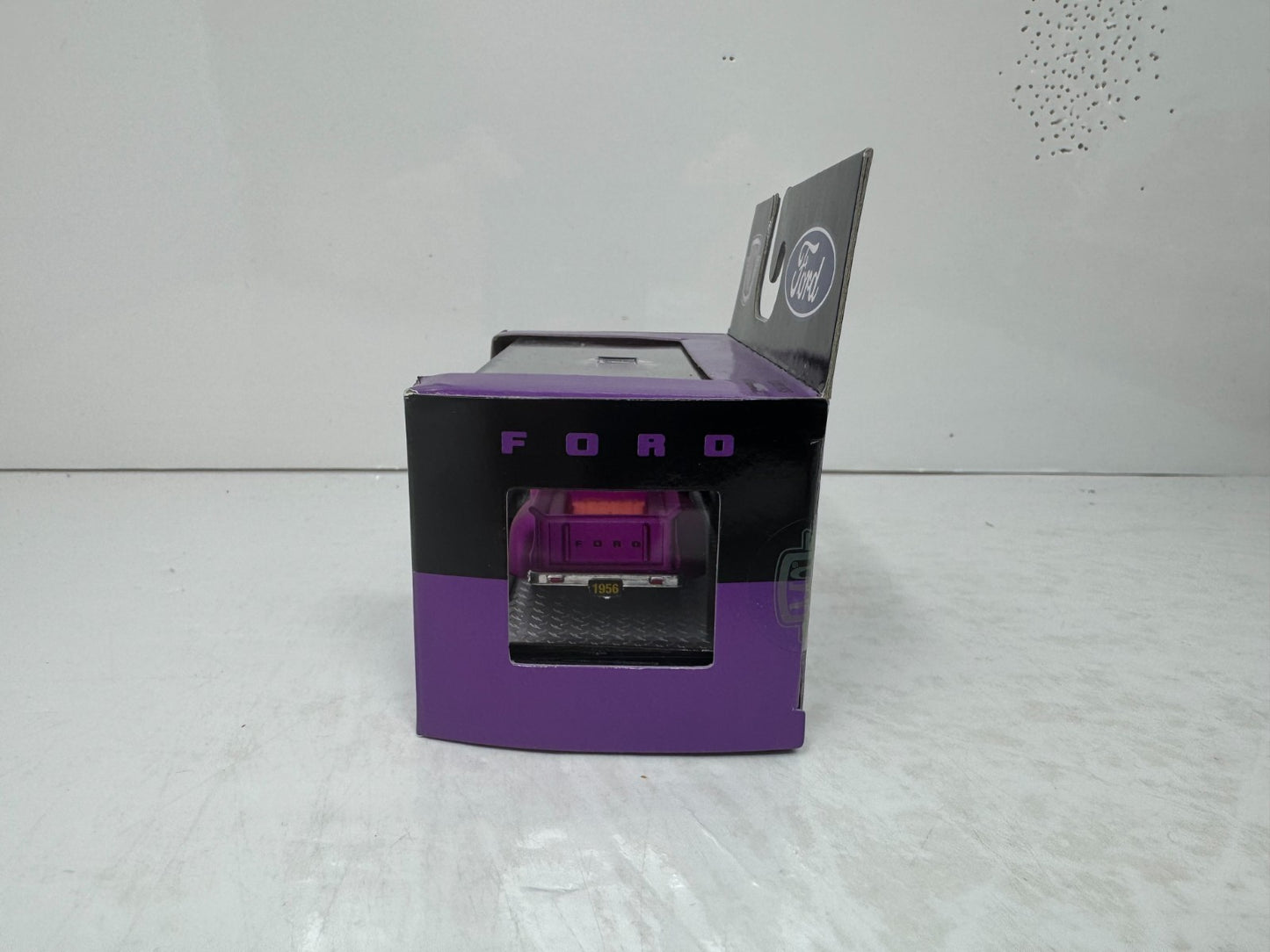 M2 Machines Ford 1956 Ford F-100 Custom 1:64 Diecast