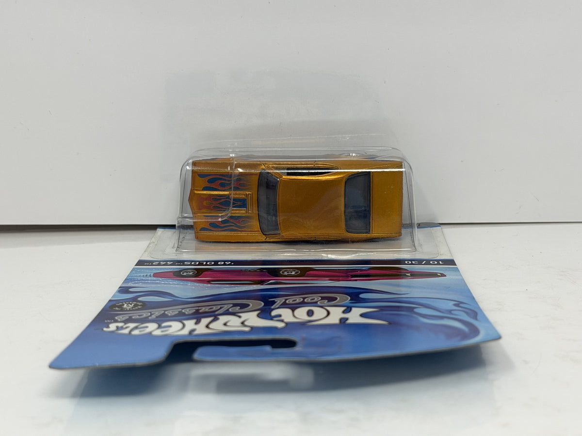 Hot Wheels Cool Classics 1968 Oldsmobile 442 Spectrafrost 1:64 Diecast Gold