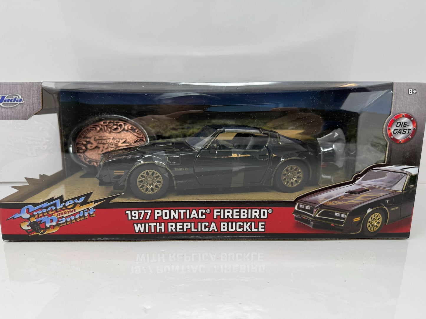 Jada Smokey and the Bandit 1977 Pontiac Firebird Trans Am w/ Buckle 1:24 Diecast