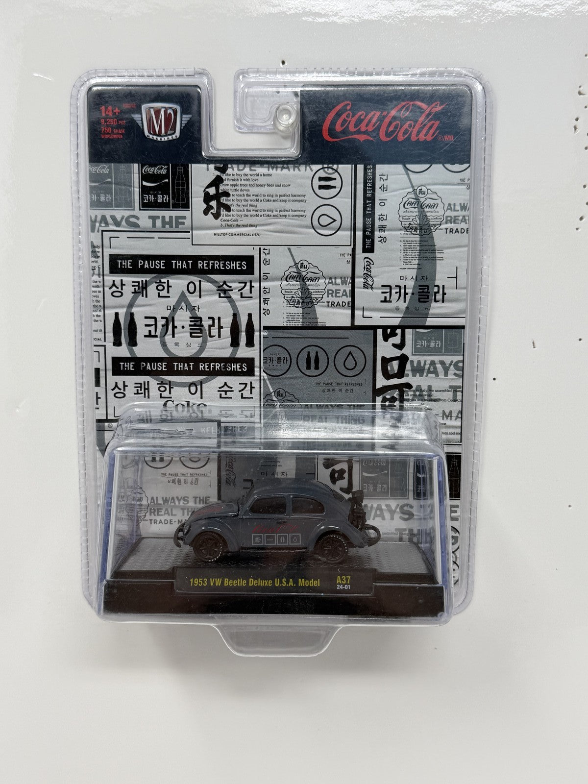 M2 Machines Coca-Cola 1953 Volkswagen Beetle Deluxe USA Model 1:64 Diecast