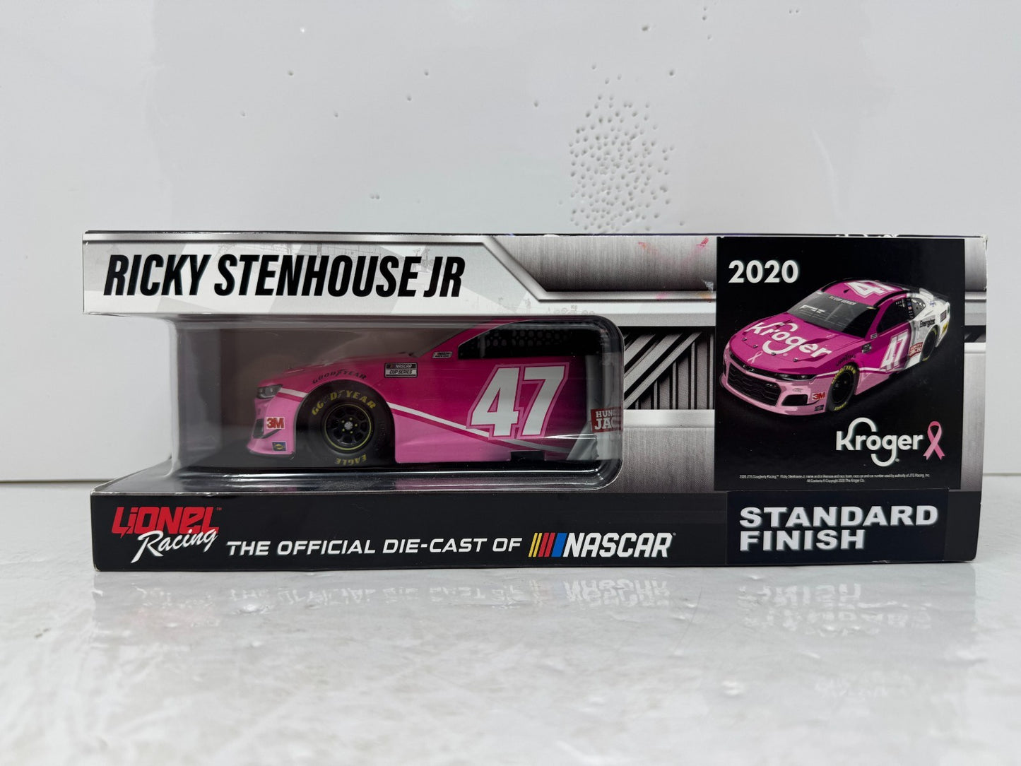 Lionel NASCAR #47 Ricky Stenhouse Jr Kroger Pink Camaro ZL1 1:24 Diecast