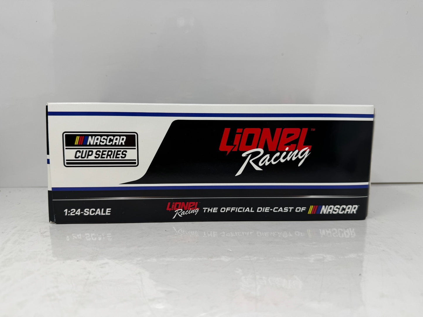 Lionel Racing Nascar #1 Ross Chastain Busch Light Fishing Chevy Camaro ZL1 1:24 Diecast