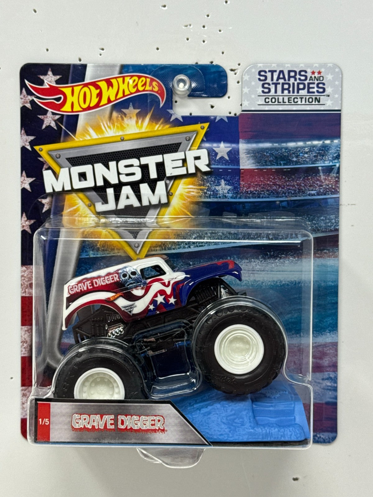 Hot Wheels Monster Jam Stars and Stripes Grave Digger 1:64 Diecast