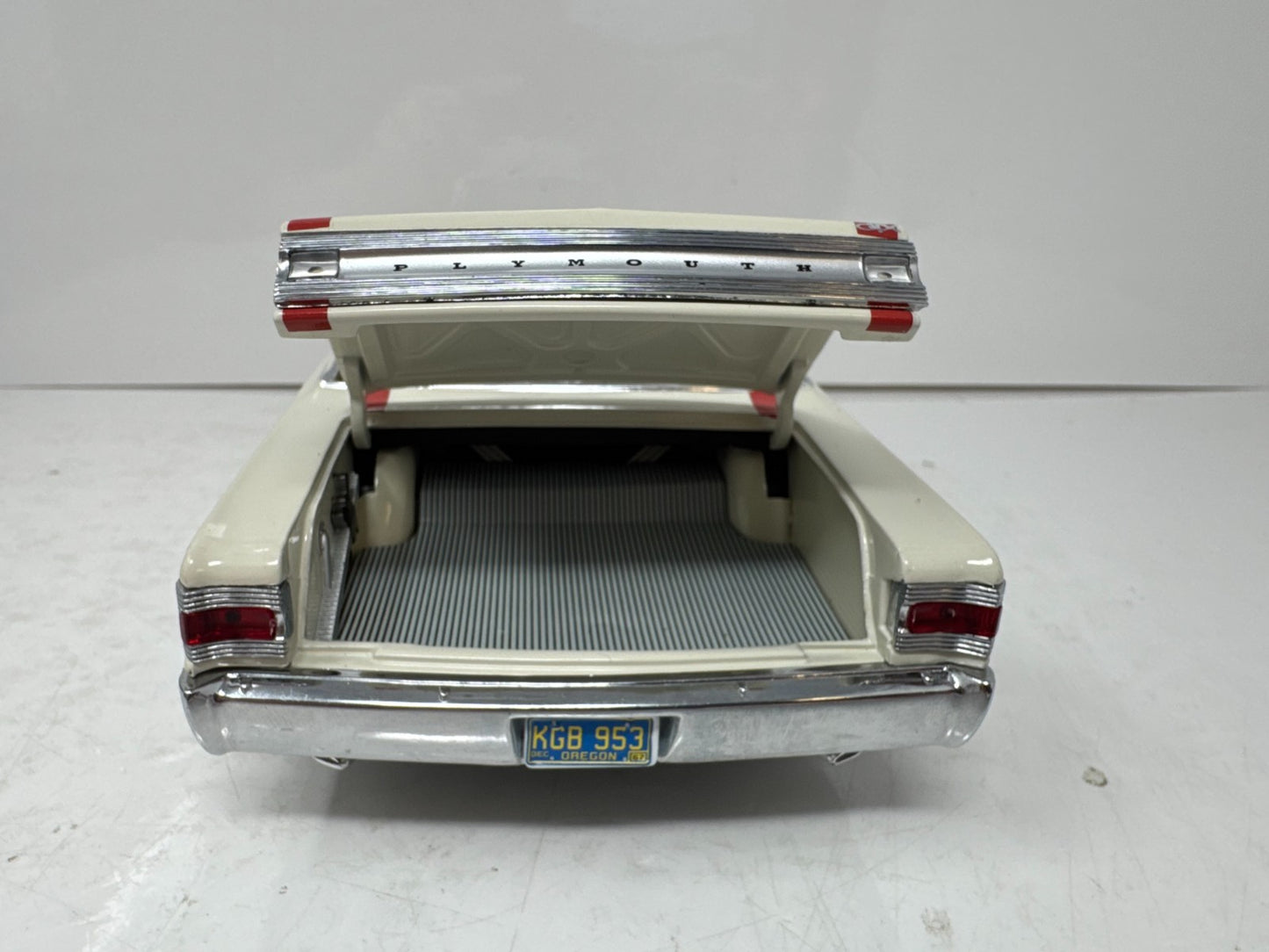 Highway 61 1967 Plymouth GTX 1:18 Diecast