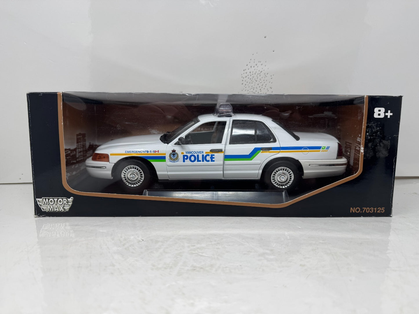 Motormax Vancouver Police Ford Crown Victoria Law Enforcement 1:18 Diecast