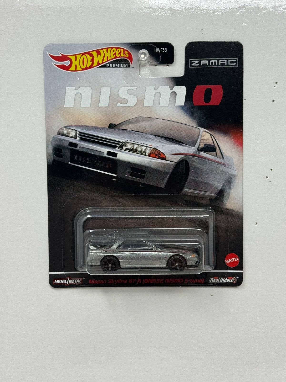 Hot Wheels Premium Nissan Skyline GT-R (BNR32 NISMO S-Tune) ZAMAC 1:64 Diecast
