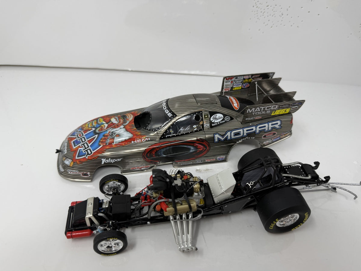 Action NHRA Gary Scelzi Oakley 2005 Dodge Stratus Brushed Metal 1:24 Diecast
