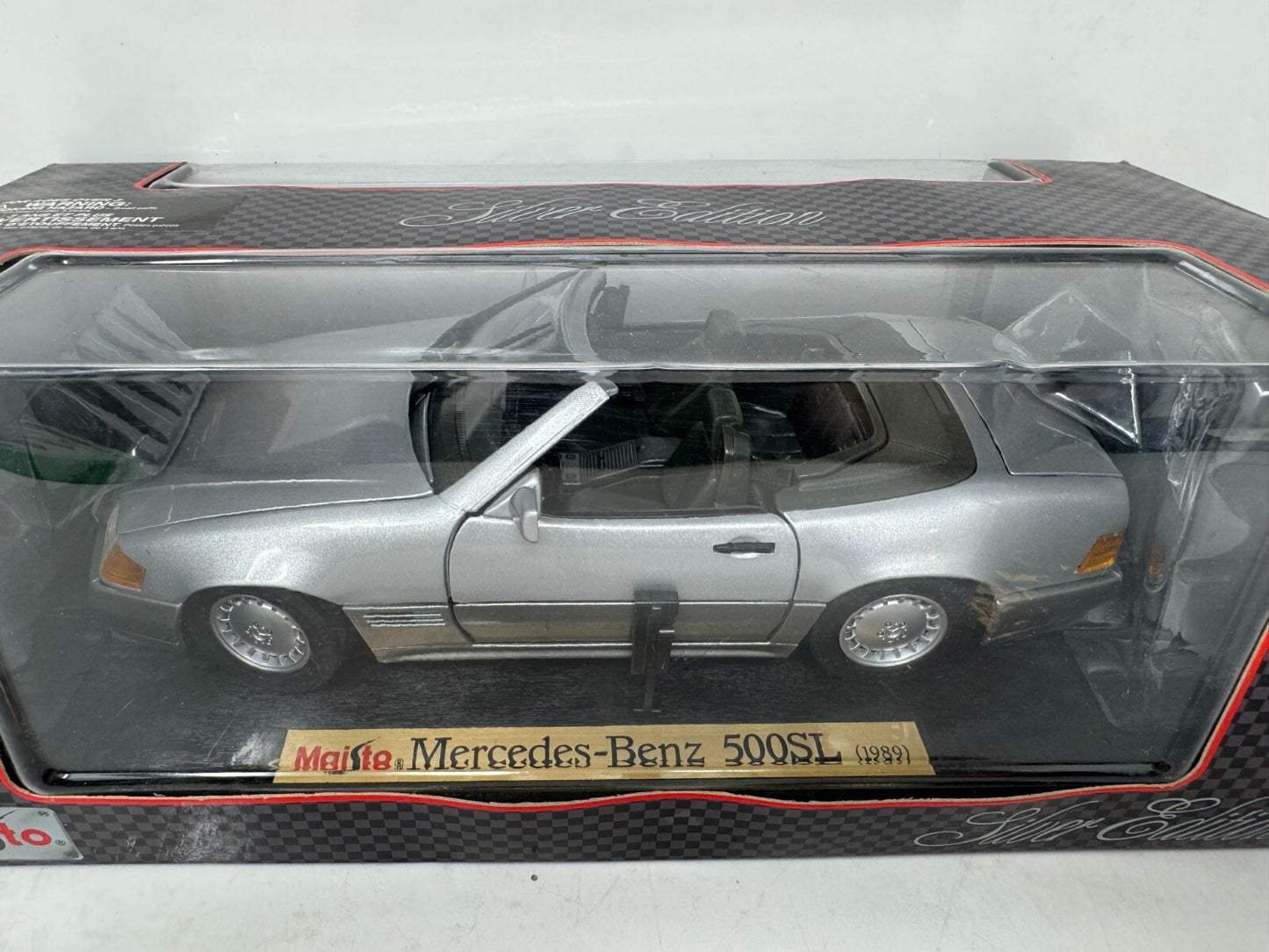 Maisto 1989 Mercedes-Benz 500SL Silver Series 1:18 Diecast