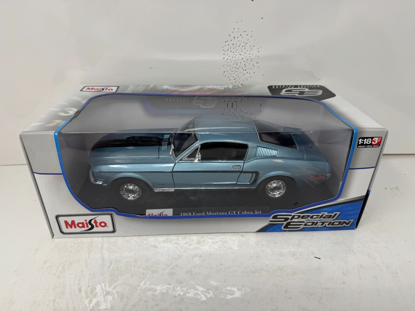 Maisto 1968 Ford Mustang GT Cobra Jet 1:18 Diecast Special Edition