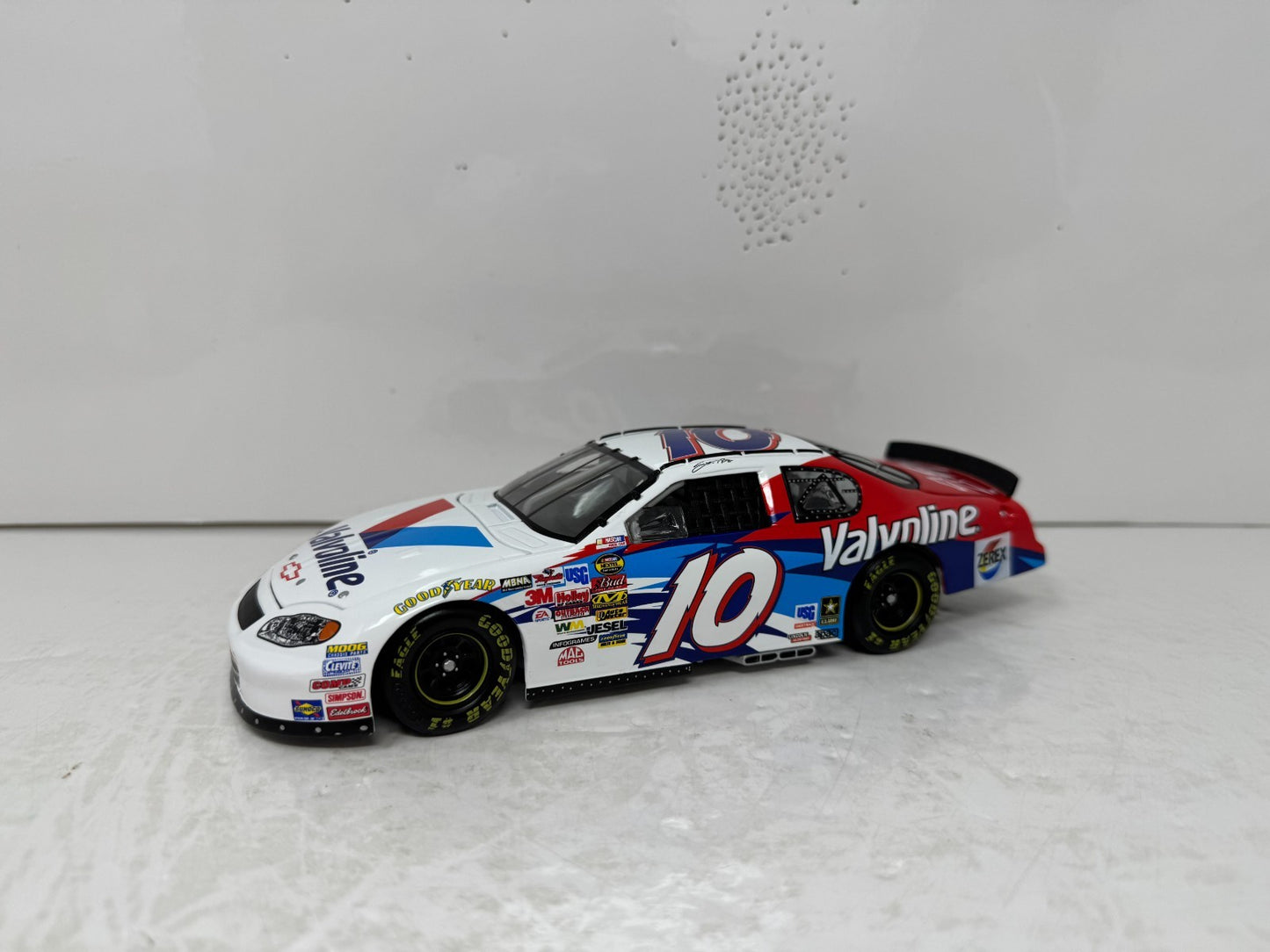 Action NASCAR #10 Scott Riggs Valvoline 2004 Monte Carlo 1:24 Diecast