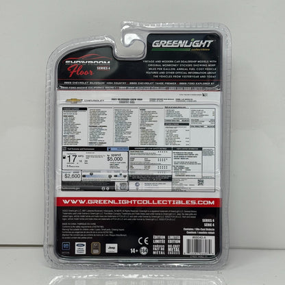 Greenlight Showroom Floor Chevrolet Silverado High Country CHASE 1:64 Diecast