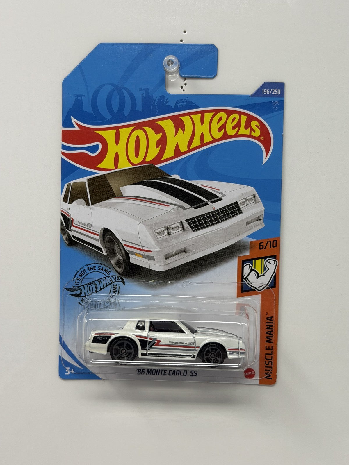 Hot Wheels Muscle Mania 1986 Chevrolet Monte Carlo SS 1:64 Diecast White
