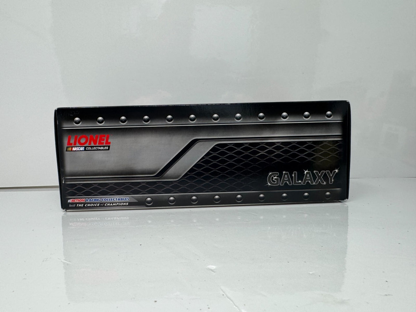 Lionel NASCAR Kasey Kahne #5 Quaker State Galaxy 2012 Chevy Impala 1:24 Diecast