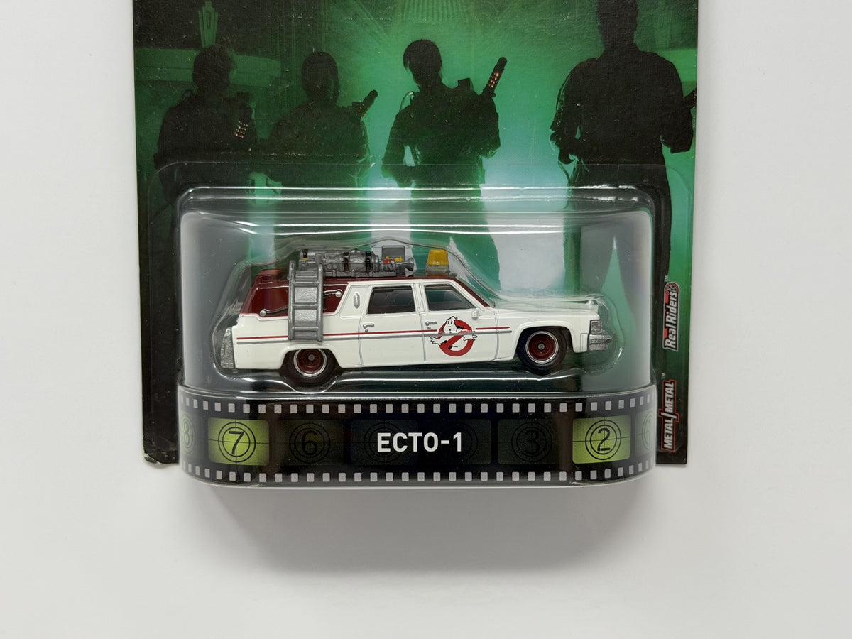 Hot Wheels Retro Entertainment Ghostbusters Ecto-1 1:64 Diecast White