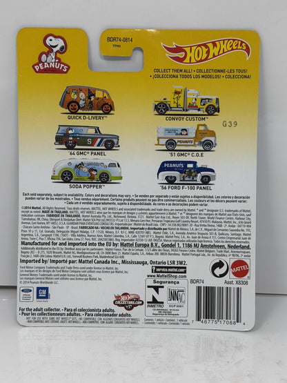 Hot Wheels Peanuts Psychiatric Help 1951 GMC C.O.E. 1:64 Diecast Real Riders