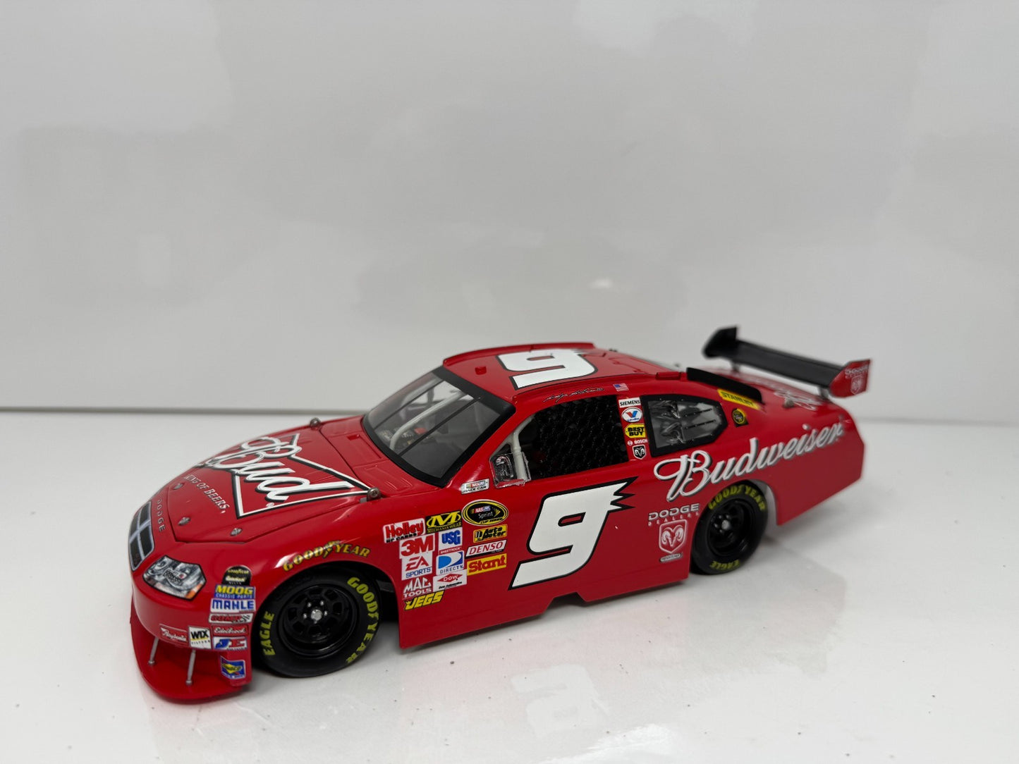 Action NASCAR Kasey Kahne #9 Budweiser 2009 Dodge Charger 1:24 Diecast