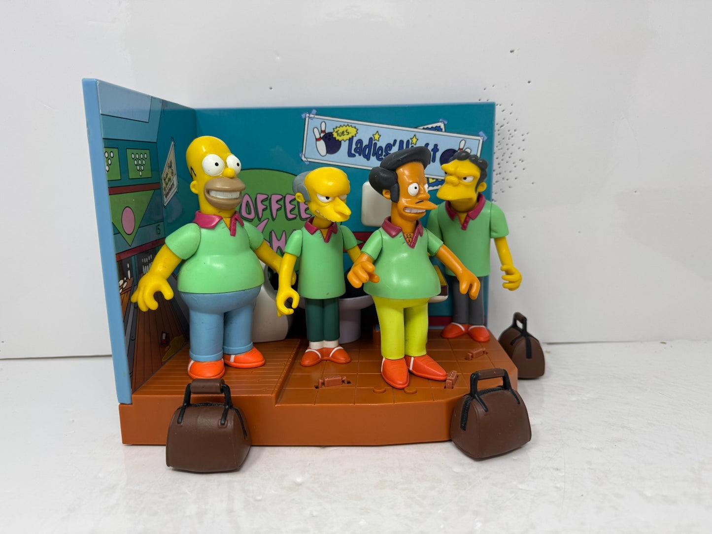 Simpsons World of Springfield Barney's Bowl-A-Rama Pin Pals Playmates Playset
