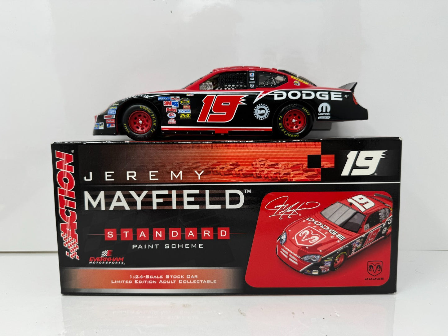 Action NASCAR Jeremy Mayfield #19 Dodge Dealers 2006 Dodge Charger 1:24 Diecast