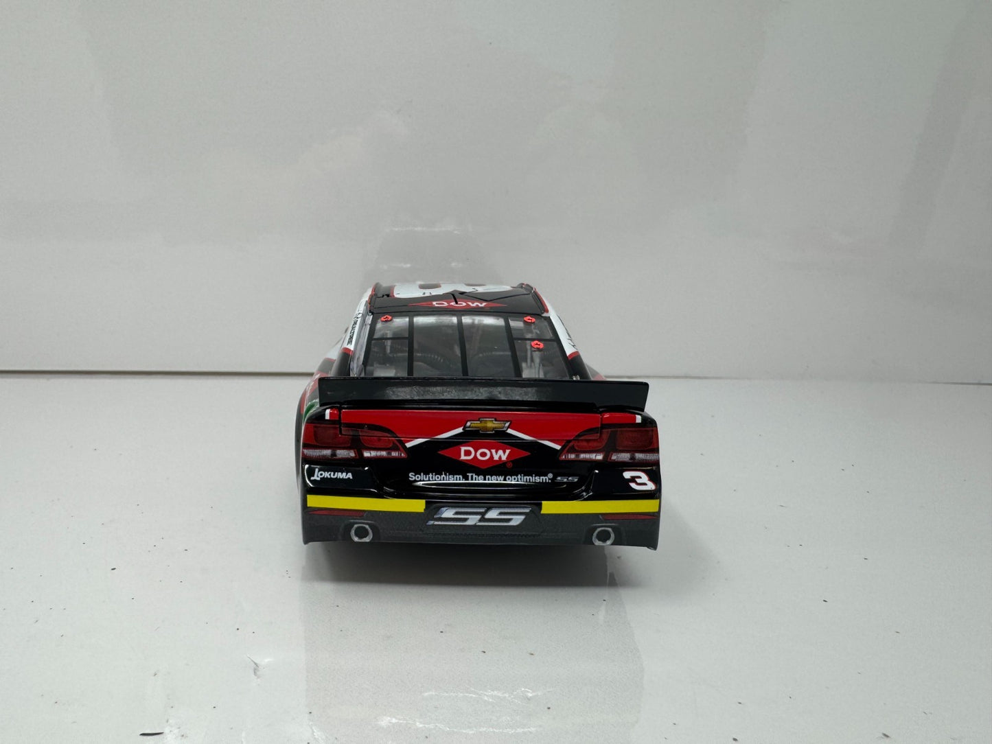 Lionel NASCAR Austin Dillon #3 Dow Automotive 2014 Chevrolet SS 1:24 Diecast