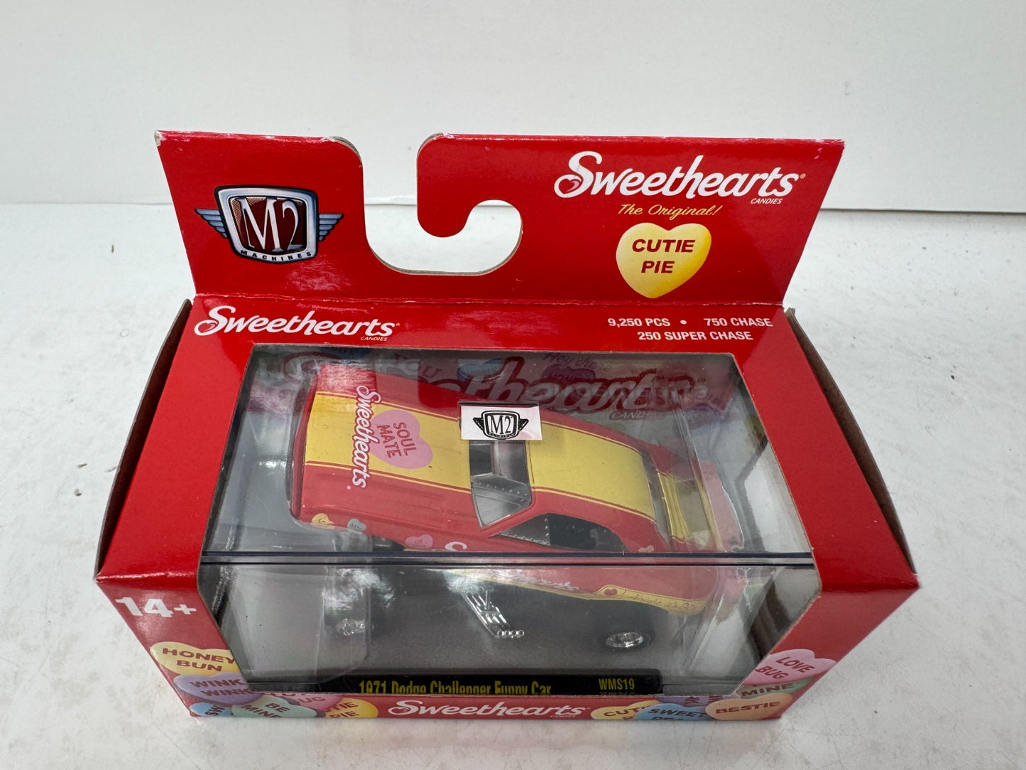 M2 Machines Sweethearts 1971 Dodge Challenger Funny Car 1:64 Diecast