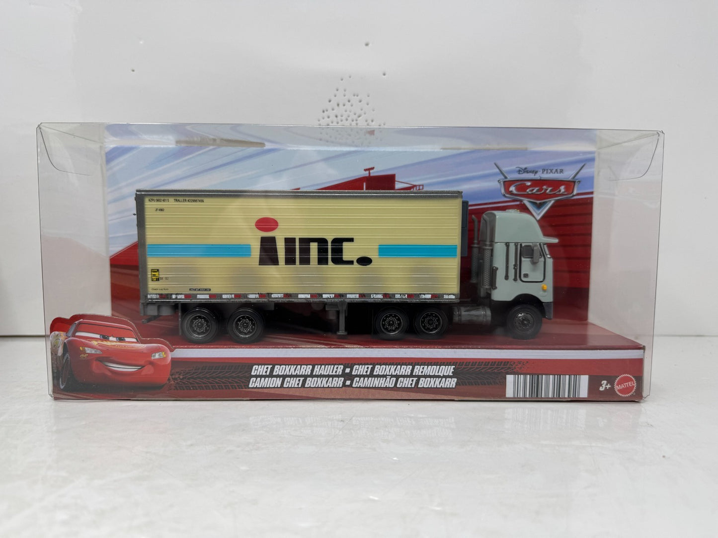 Disney Pixar Cars Chet Boxkaar Hauler Semi Truck 1:55 Diecast