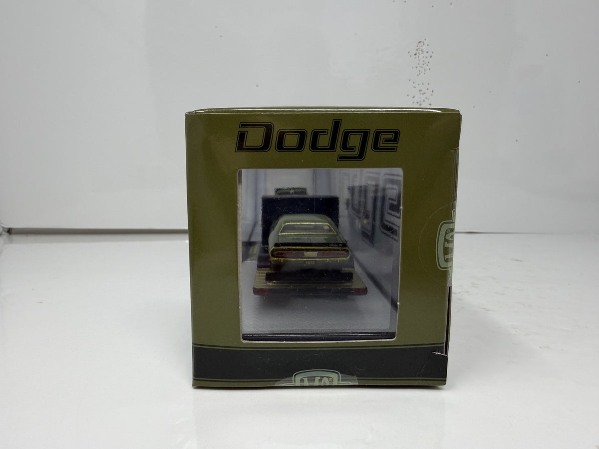 M2 Machines 1974 Dodge W200 Power Wagon & 1970 Challenger T/A CHASE 1:64 Diecast