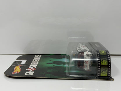 Hot Wheels Retro Entertainment Ghostbusters Ecto-1 1:64 Diecast White