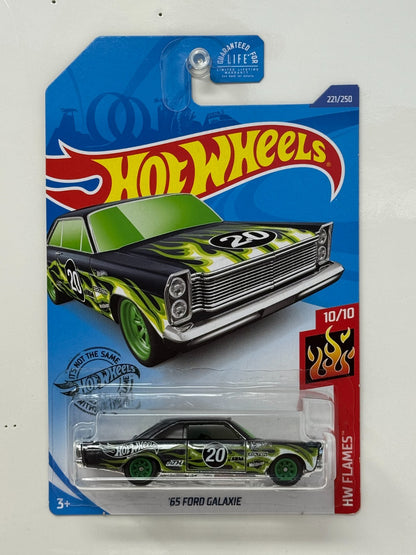 Hot Wheels Super Treasure Hunt 1965 Ford Galaxie 1:64 Diecast