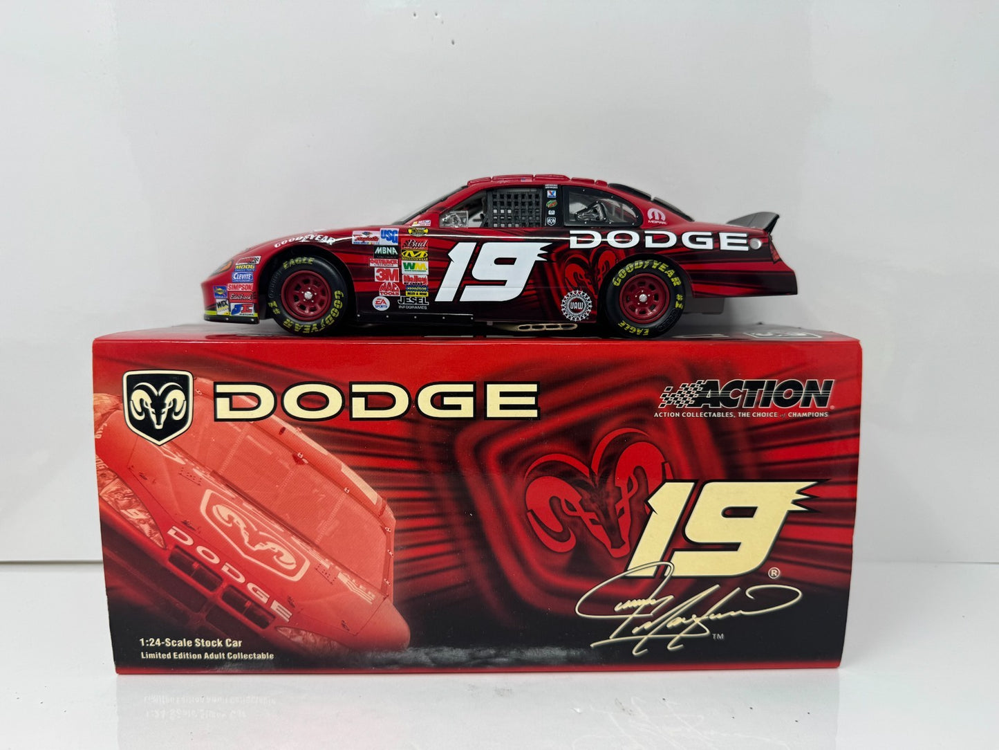Action NASCAR Jeremy Mayfield #19 Dodge Dealers 2004 Intrepid BANK 1:24 Diecast