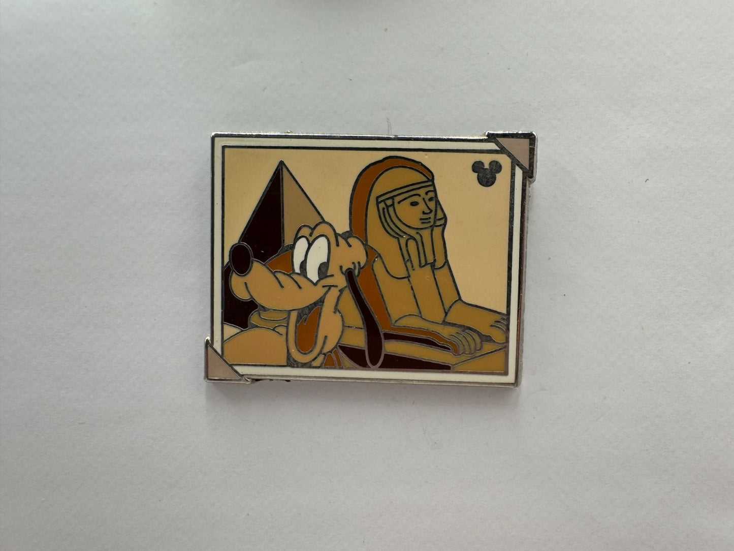 DLR Disney Pluto Pyramids of Giza and Sphynx World Snapshots Hidden Mickey Trading Pin DC1S10