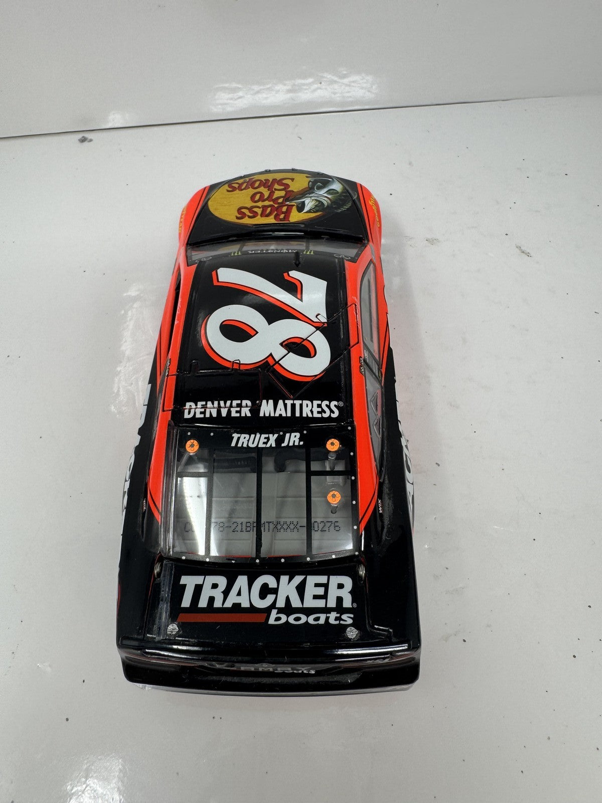 Lionel NASCAR Martin Truex Jr. #78 Bass Pro Boats 2017 Toyota Camry 1:24 Diecast