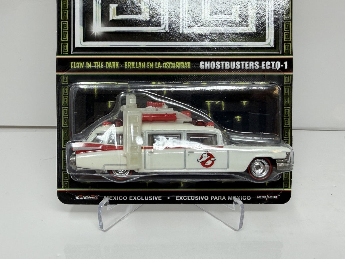 Hot Wheels 2015 Mexico Convention Ghostbusters Ecto-1 Glow 1:64 Diecast #3520