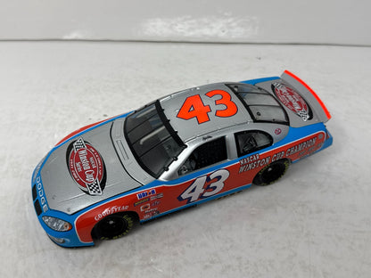 Action Nascar #43 Richard Petty Victory Lap / 7x Champion 2003 1:24 Diecast