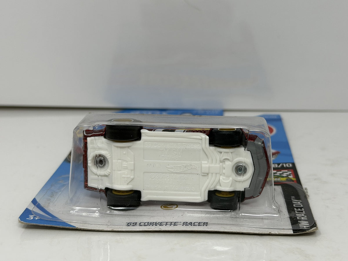 Hot Wheels Super Treasure Hunt 1969 Corvette Racer Race Day 1:64 Diecast STH