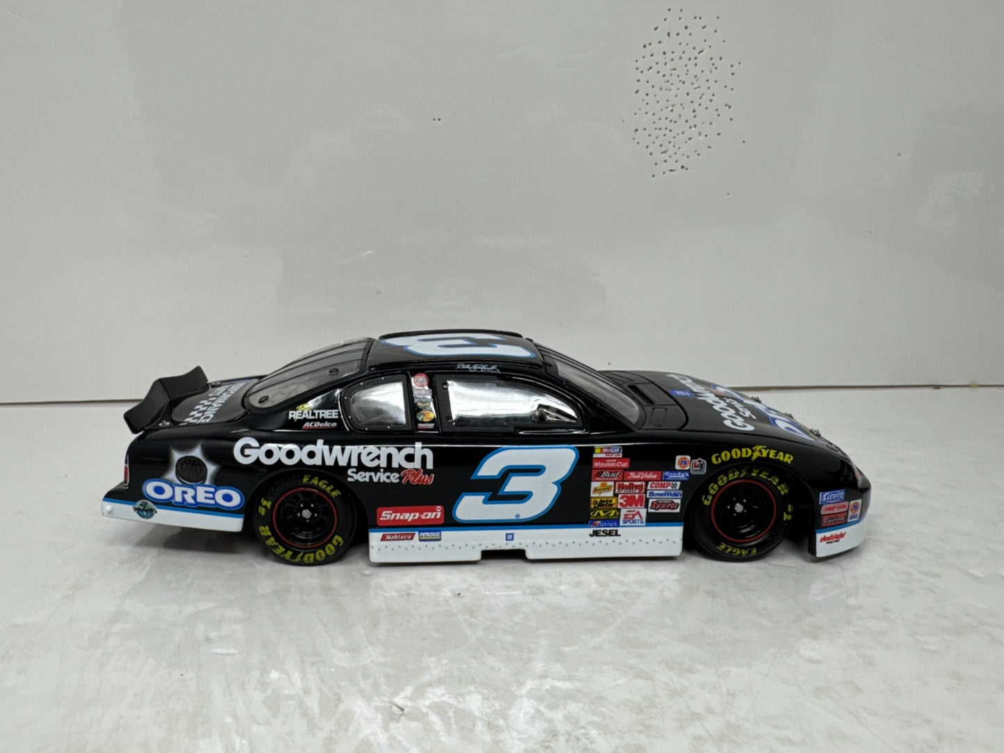 Action Nascar #3 Dale Earnhardt Oreo GM Goodwrench 2001 Monte Carlo 1:24 Diecast