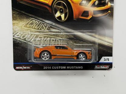 Hot Wheels Premium Cruise Boulevard 2014 Custom Mustang 1:64 Diecast