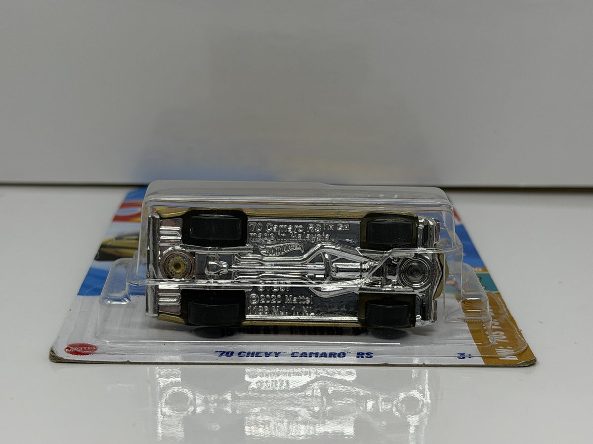 Hot Wheels HW '70s vs. '90s 1970 Chevrolet Camaro RS 1:64 Diecast Gold
